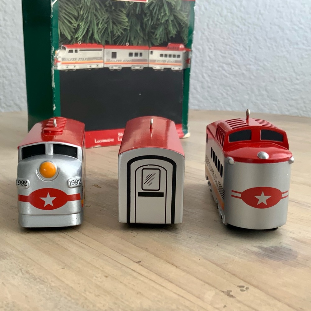 Hallmark Keepsake Ornament, Silver Star Locomotive, 3 Piece